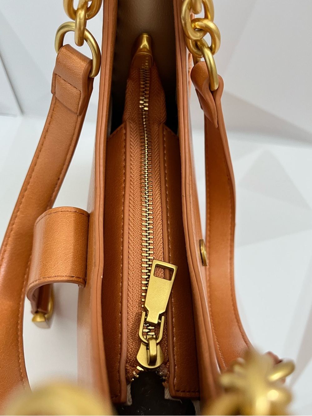 Antik Kraft Cognac Leather Shoulder Bag with Gold Hardware New - Picture 6 of 16